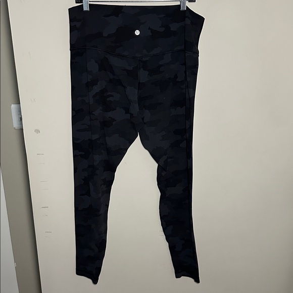 Lululemon plus size dark gray and black Camouflage Leggings - Picture 2 of 7